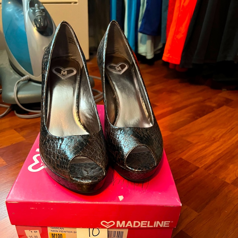 Madeline size 10 shoes